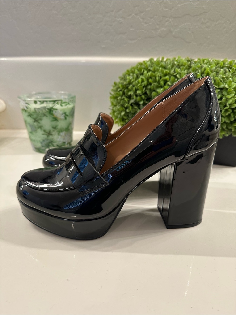 Bamboo Women's Black Patent Loafer Heels